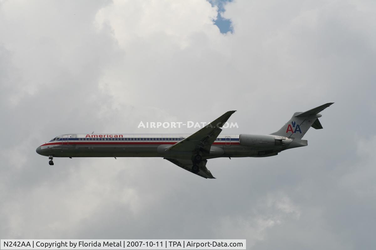 N242AA, 1984 McDonnell Douglas MD-82 (DC-9-82) C/N 49255, American