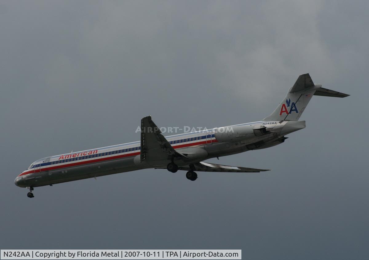 N242AA, 1984 McDonnell Douglas MD-82 (DC-9-82) C/N 49255, American