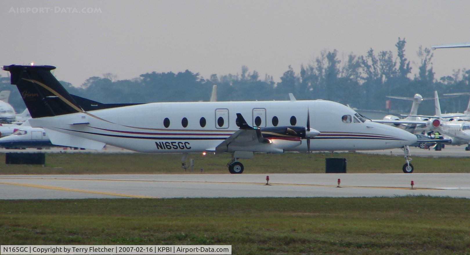 N165GC, 1999 Raytheon Aircraft Company 1900D C/N UE-378, part of the Friday afternoon arrivals 'rush' at PBI