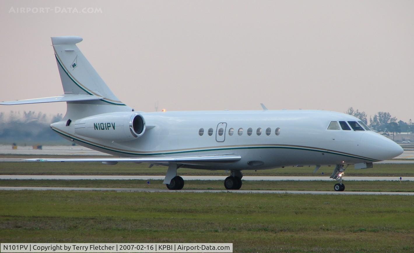 N101PV, 2003 Dassault FALCON 2000EX C/N 23, part of the Friday afternoon arrivals 'rush' at PBI