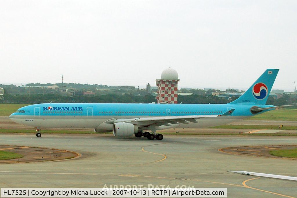 HL7525, Airbus A330-322 C/N 219, Taxiing to the runway