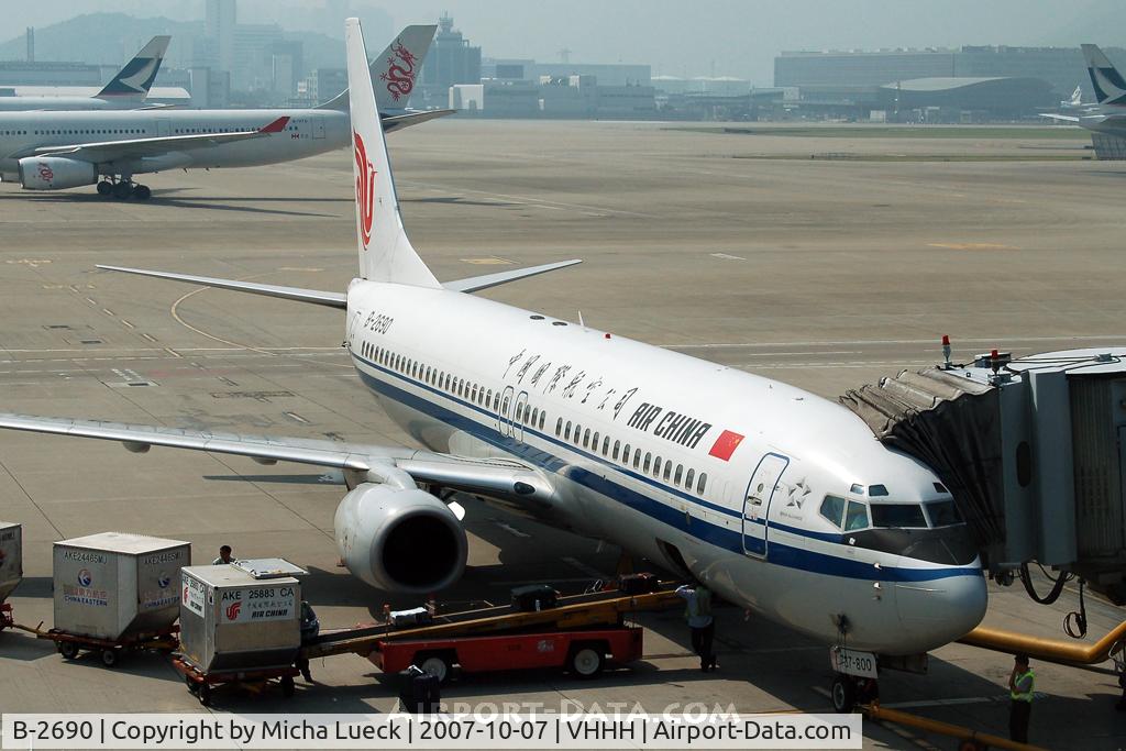 B-2690, 2002 Boeing 737-86N C/N 29889, At Hong Kong