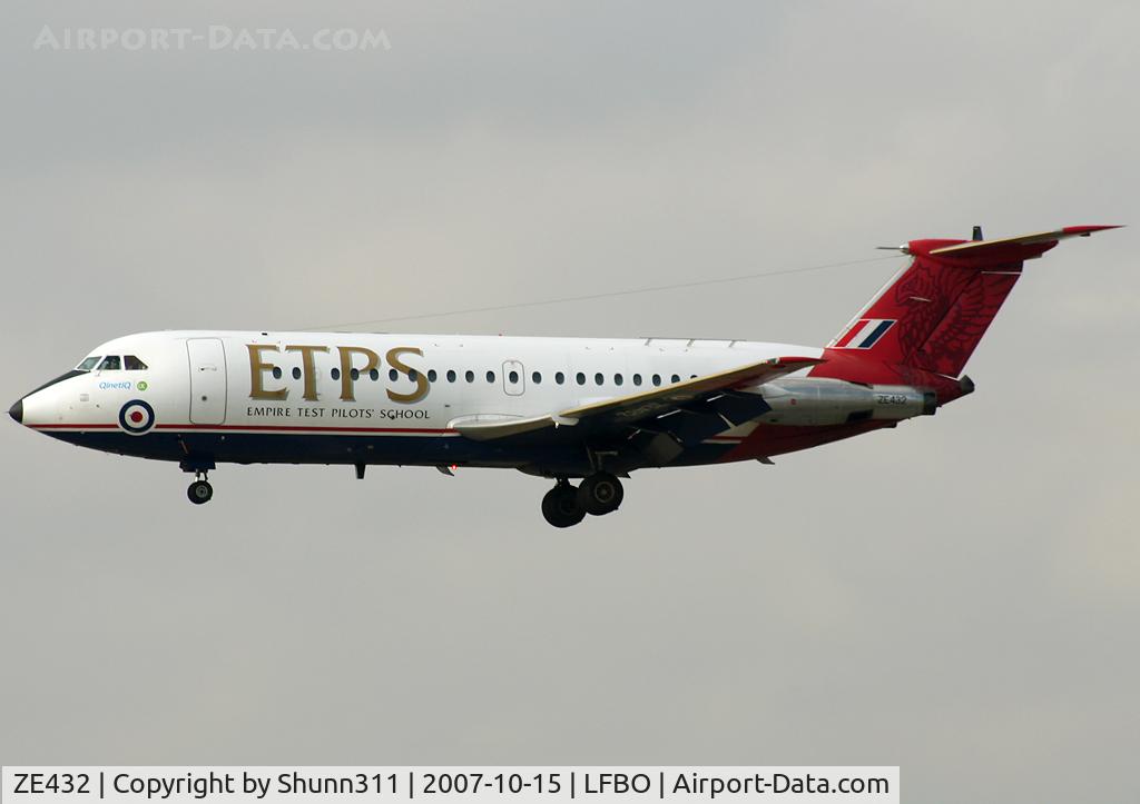 ZE432, 1973 BAC 111-479FU One-Eleven C/N BAC.250, Landing rwy 14R for Airbus test