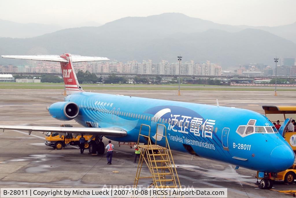 B-28011, 1992 McDonnell Douglas MD-83 C/N 53118, At Taipei's domestic airport