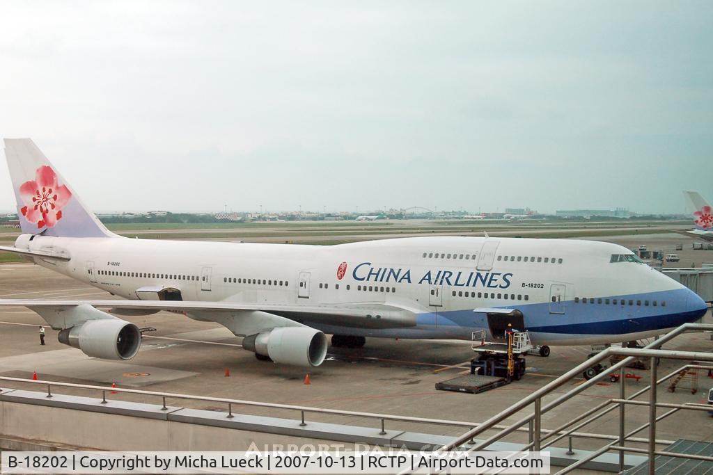 B-18202, 1997 Boeing 747-409 C/N 28710, At Taipei International