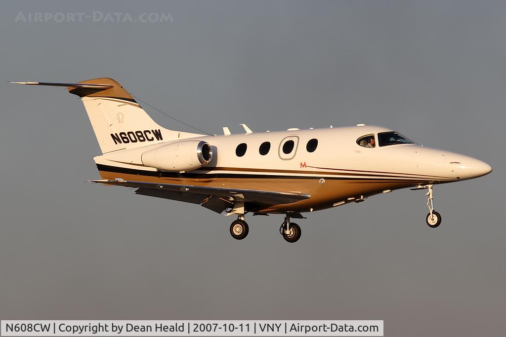 N608CW, Raytheon Aircraft Company 390 C/N RB-162, Avico LLC Raytheon 390 Premiere 1 N608CW, from Phoenix Sky Harbor Int'l (KPHX), on short-final to RWY 16R.