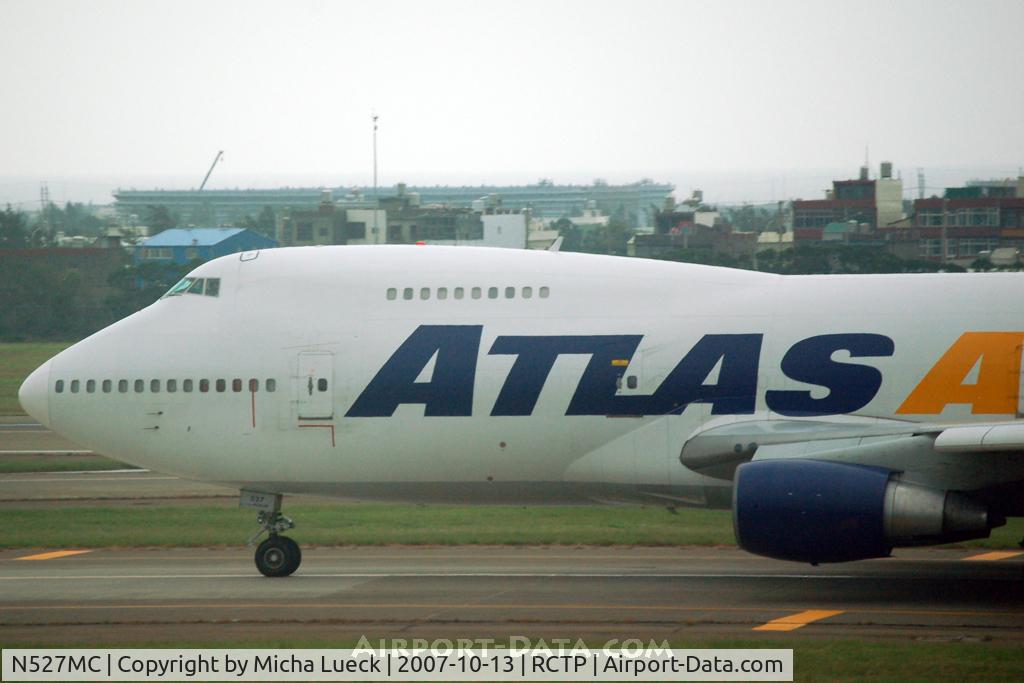 N527MC, 1981 Boeing 747-2D7B C/N 22471, Taxiing to the runway