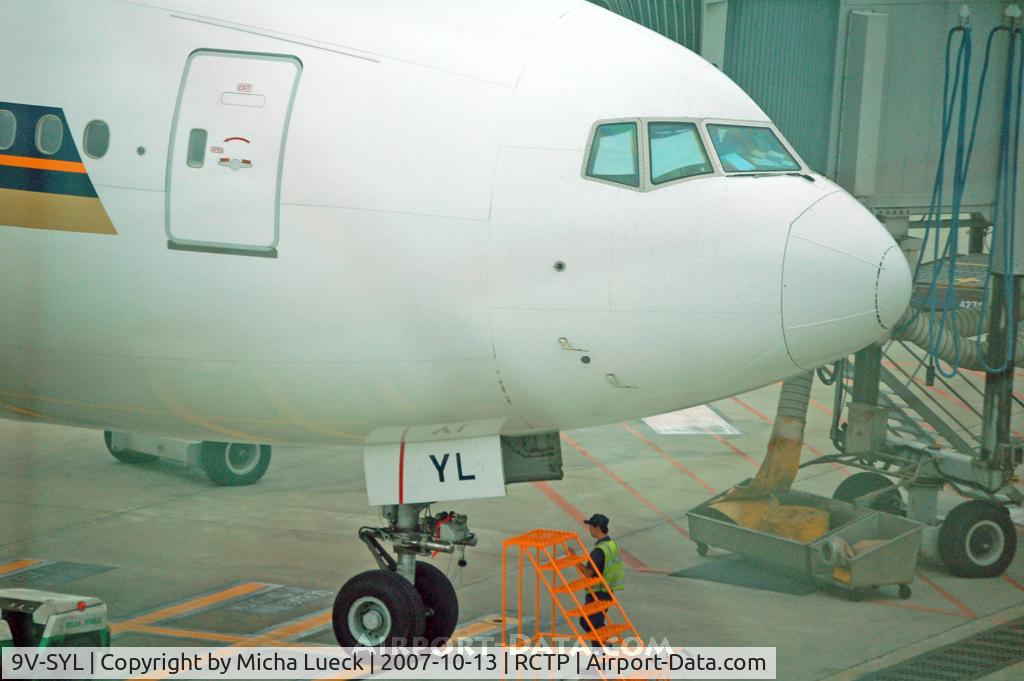 9V-SYL, 2005 Boeing 777-312 C/N 33376, Getting ready for the flight to Singapore