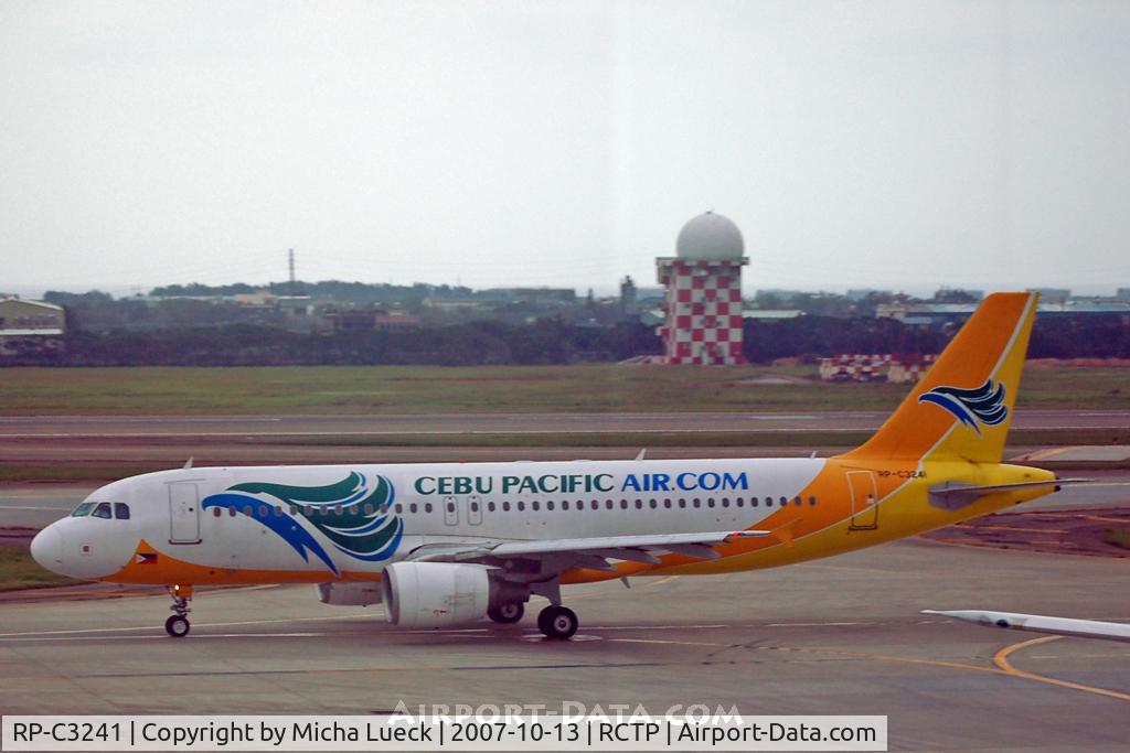 RP-C3241, Airbus A320-214 C/N 2439, Taxiing to the runway