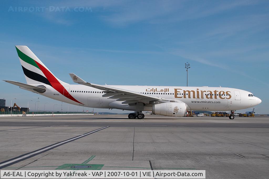 A6-EAL, 2002 Airbus A330-243 C/N 462, Emirates Airbus 330-200