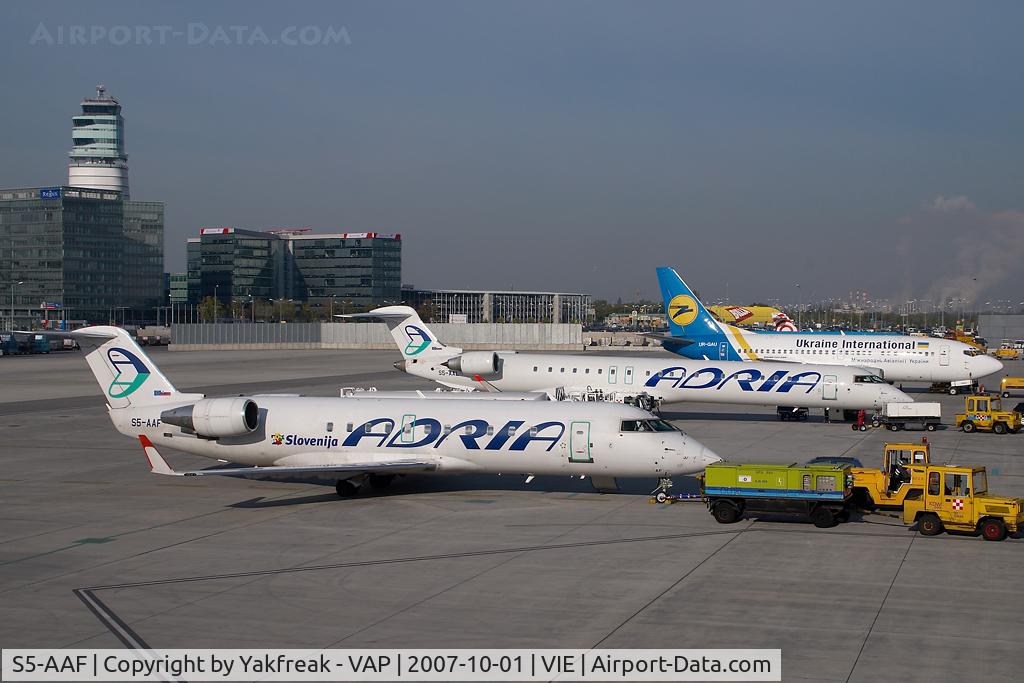 S5-AAF, 1998 Canadair CRJ-200LR (CL-600-2B19) C/N 7272, Adria Airways Regionaljet