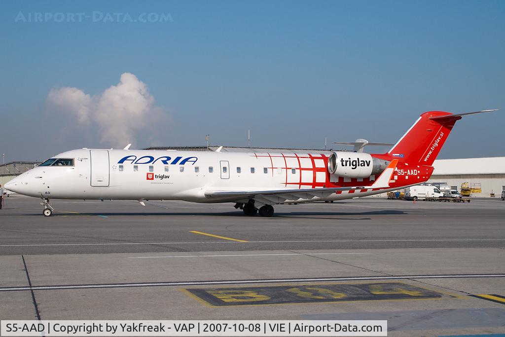 S5-AAD, 1997 Canadair CRJ-200LR (CL-600-2B19) C/N 7166, Adria Airways Regionaljet