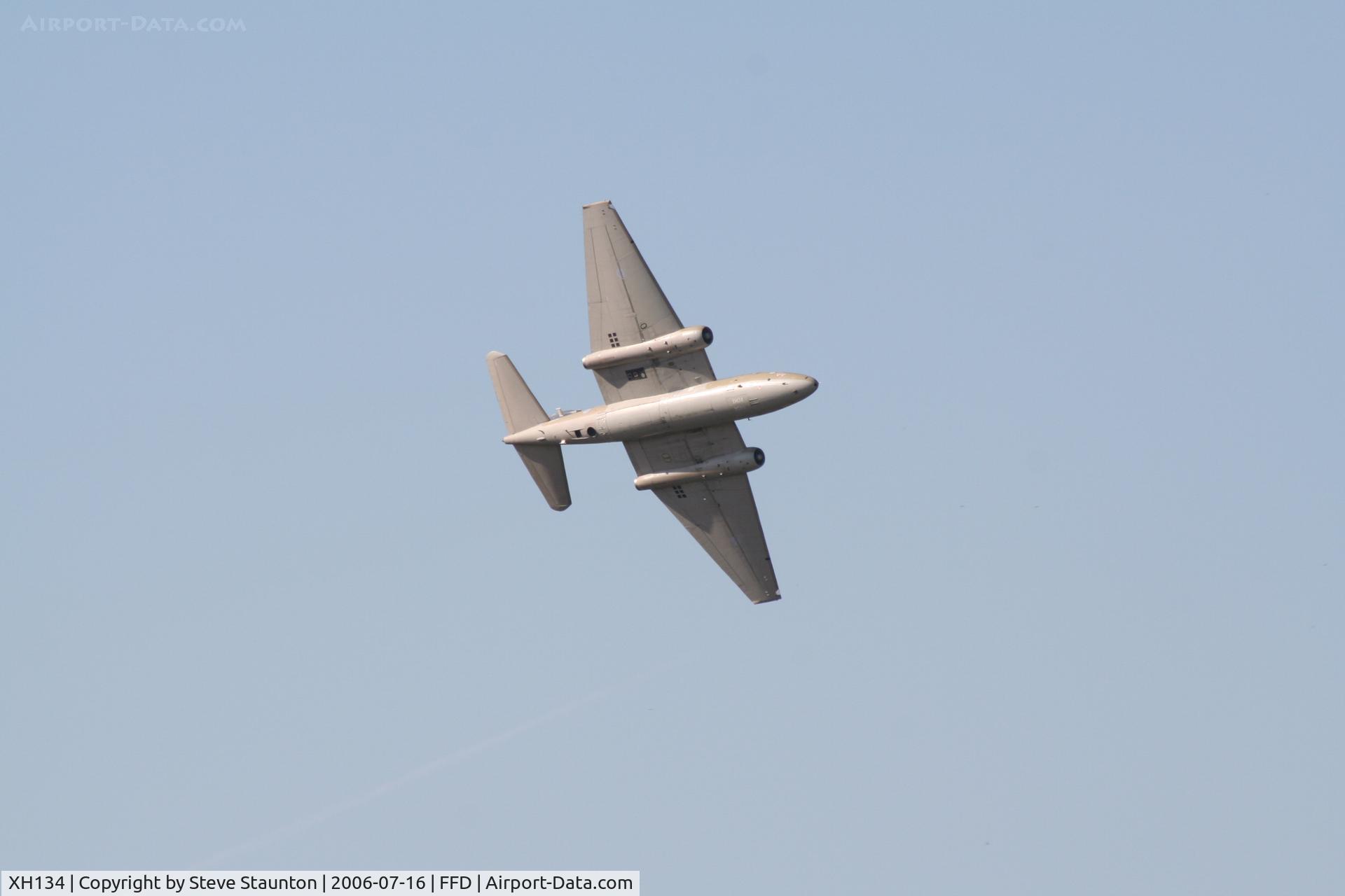 XH134, 1959 English Electric Canberra PR.9 C/N SH1724, Royal International Air Tattoo 2006