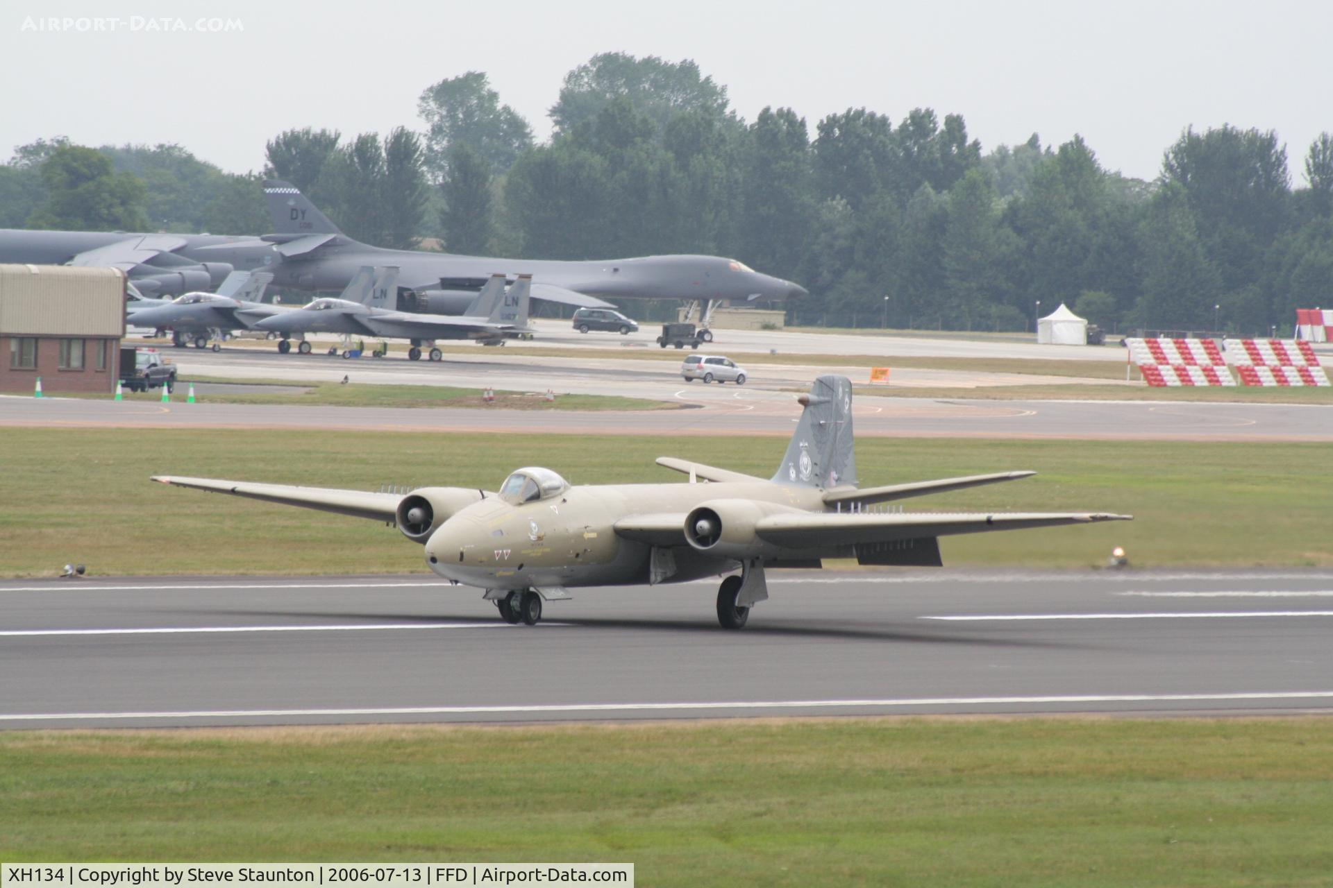 XH134, 1959 English Electric Canberra PR.9 C/N SH1724, Royal International Air Tattoo 2006