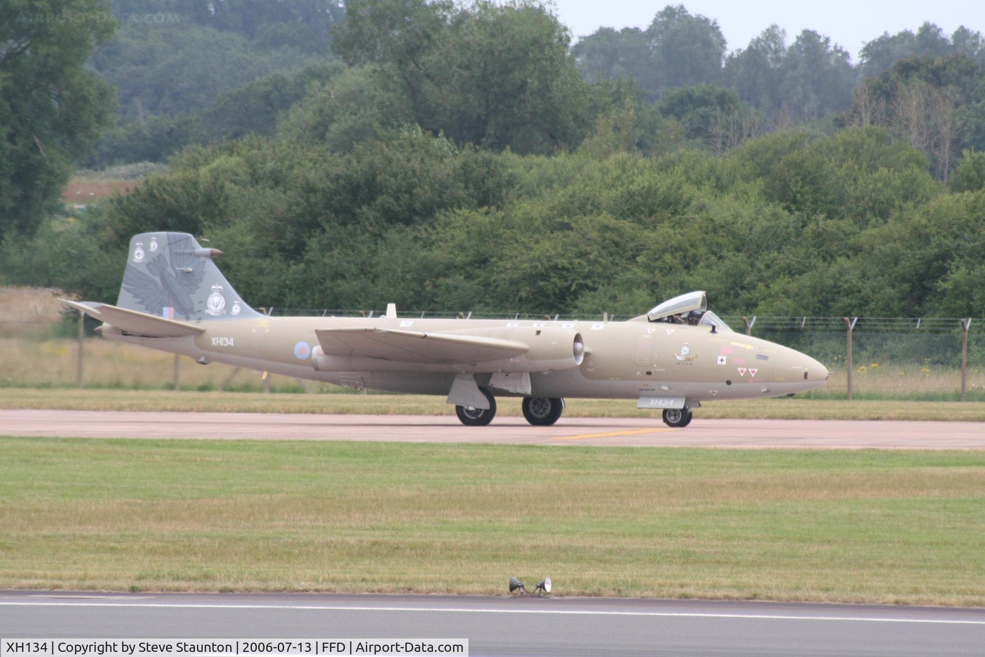 XH134, 1959 English Electric Canberra PR.9 C/N SH1724, Royal International Air Tattoo 2006