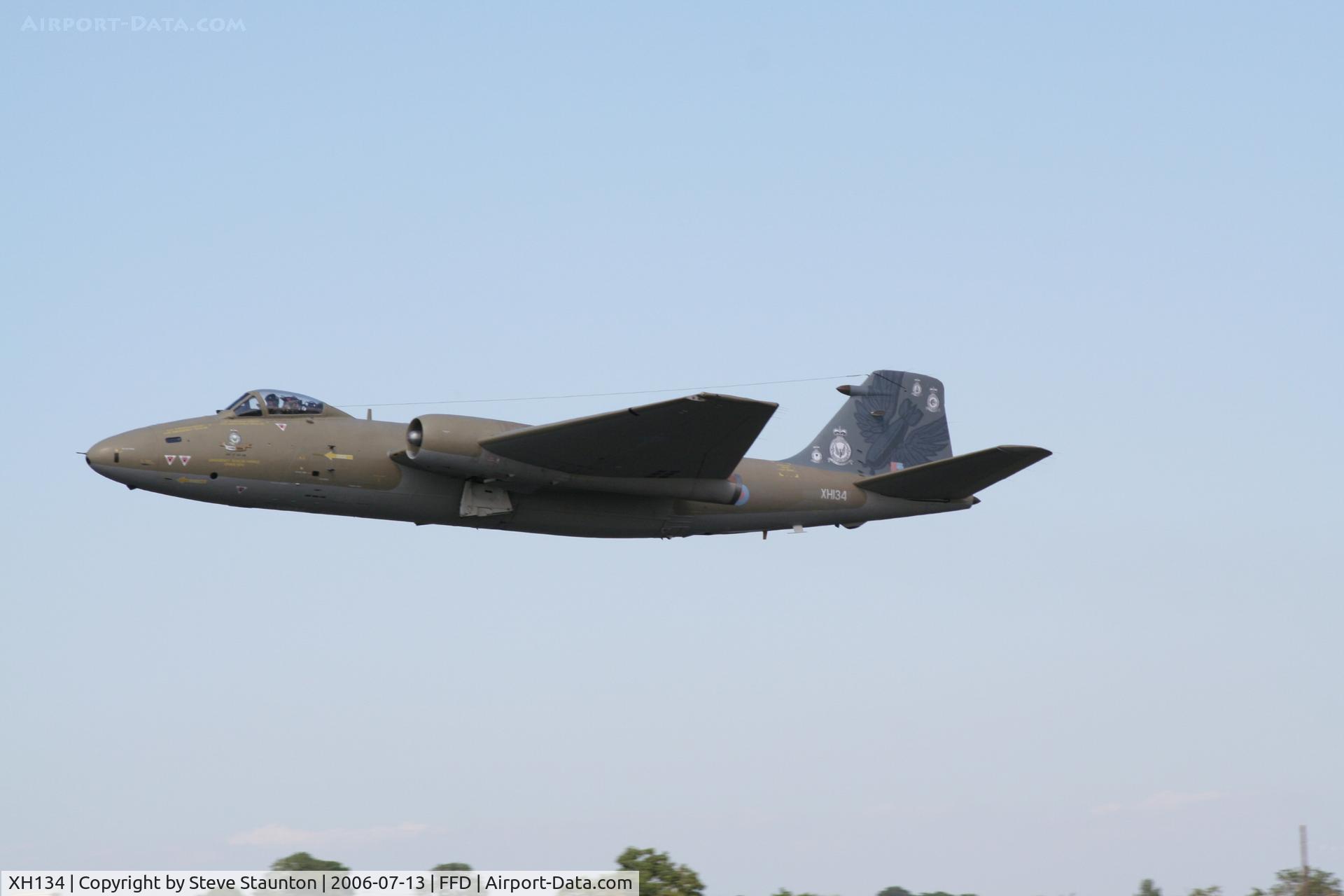 XH134, 1959 English Electric Canberra PR.9 C/N SH1724, Royal International Air Tattoo 2006