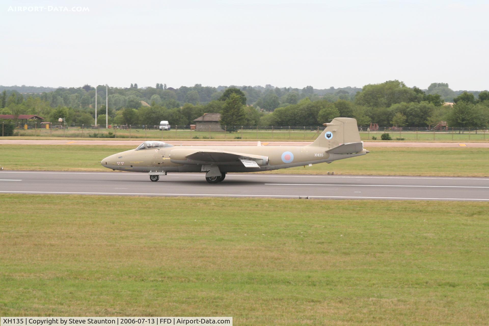 XH135, 1959 English Electric Canberra PR.9 C/N SH1725, Royal International Air Tattoo 2006