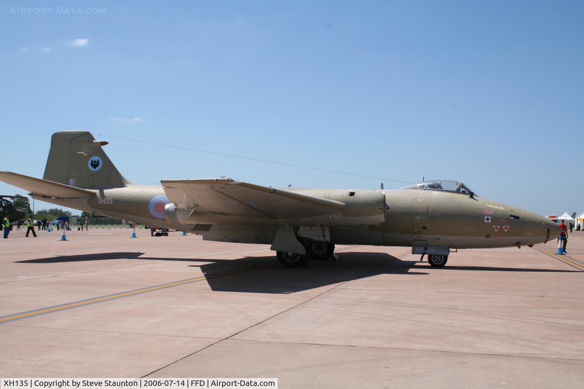 XH135, 1959 English Electric Canberra PR.9 C/N SH1725, Royal International Air Tattoo 2006
