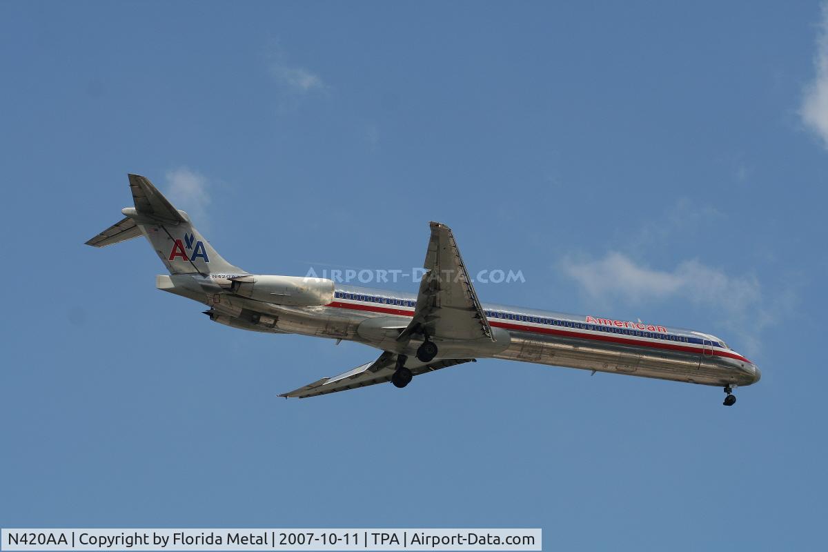 N420AA, 1986 McDonnell Douglas MD-82 (DC-9-82) C/N 49332, American