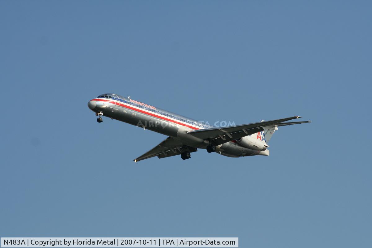 N483A, 1988 McDonnell Douglas MD-82 (DC-9-82) C/N 49676, American