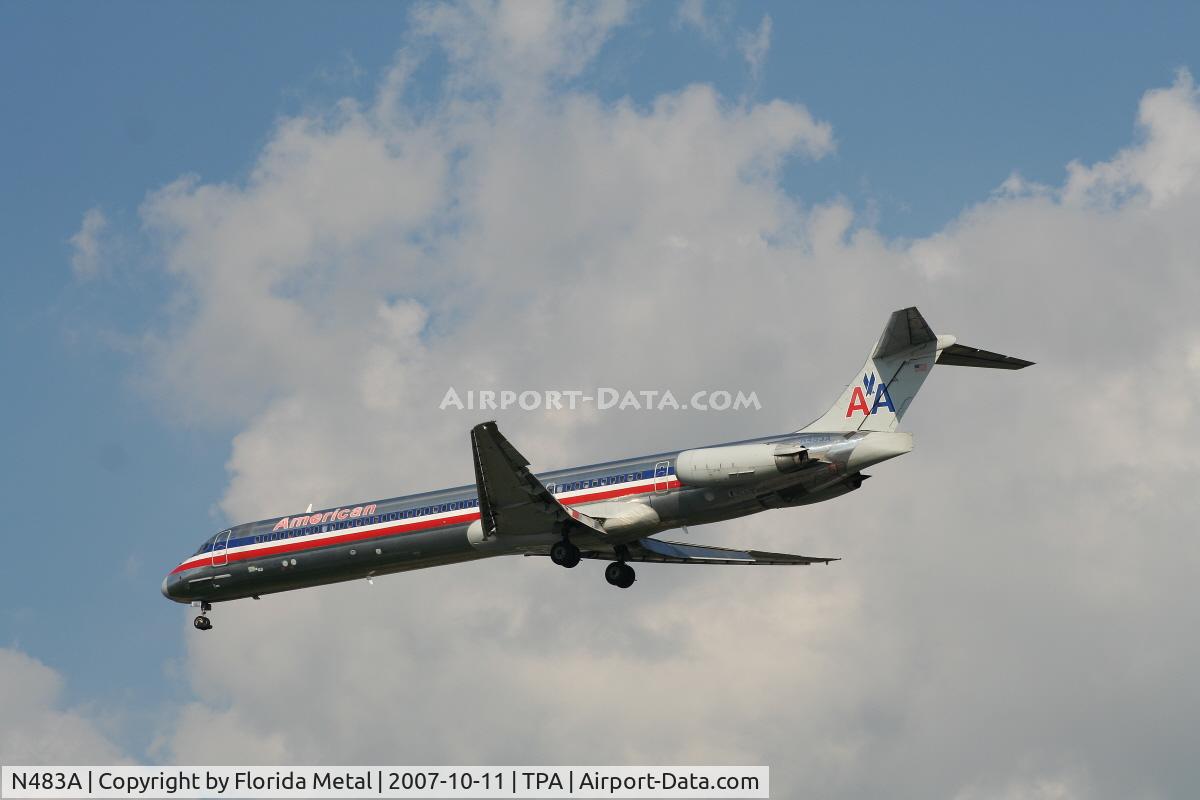 N483A, 1988 McDonnell Douglas MD-82 (DC-9-82) C/N 49676, American