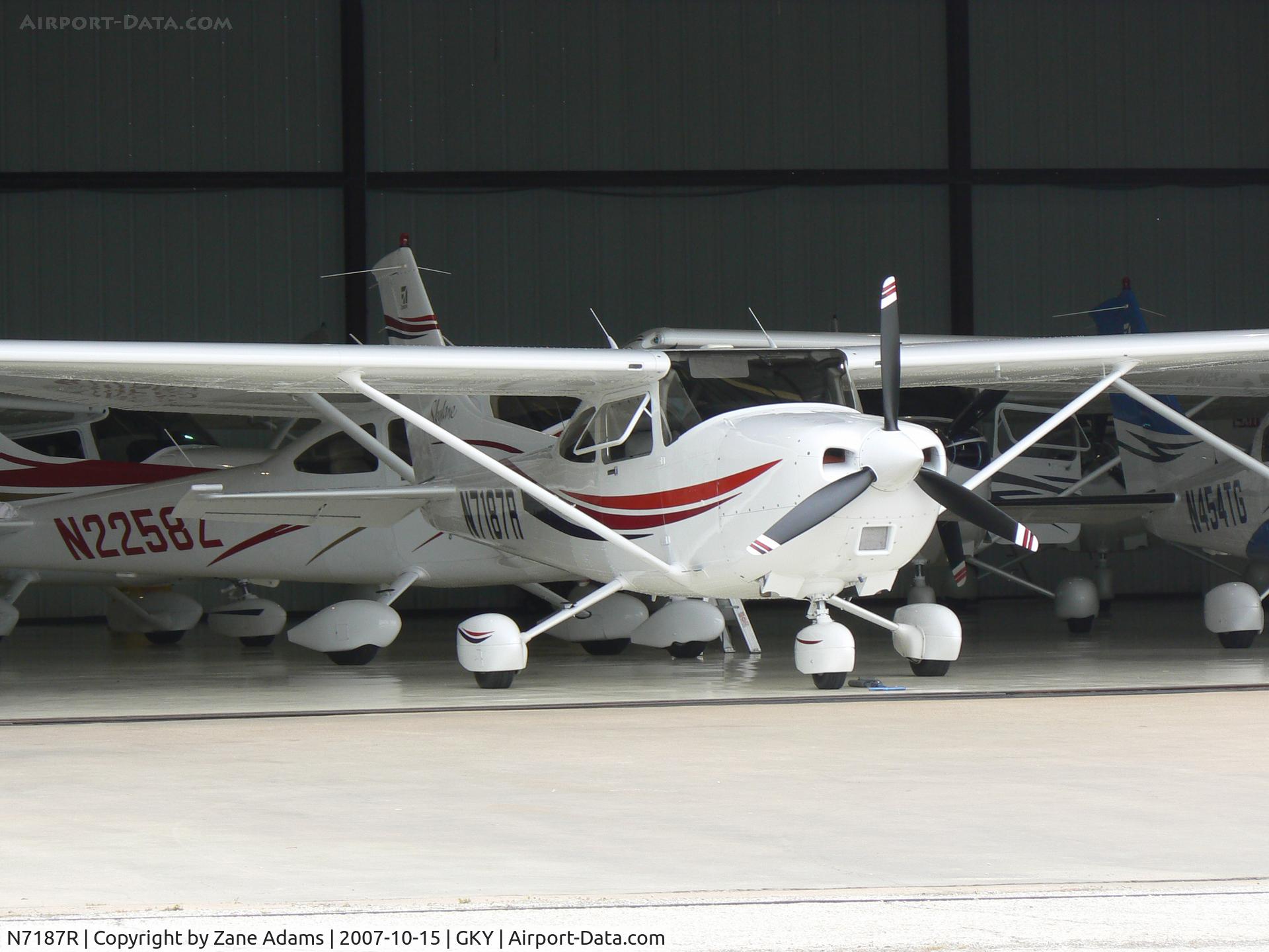 N7187R, 1999 Cessna 182S Skylane C/N 18280557, on the ramp at Arlington Muni