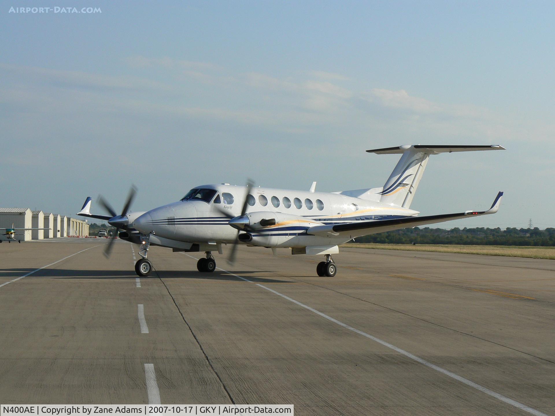 N400AE, 1990 Beech B300 King Air C/N FL-2, Taxi to the ramp at Arlington Muni