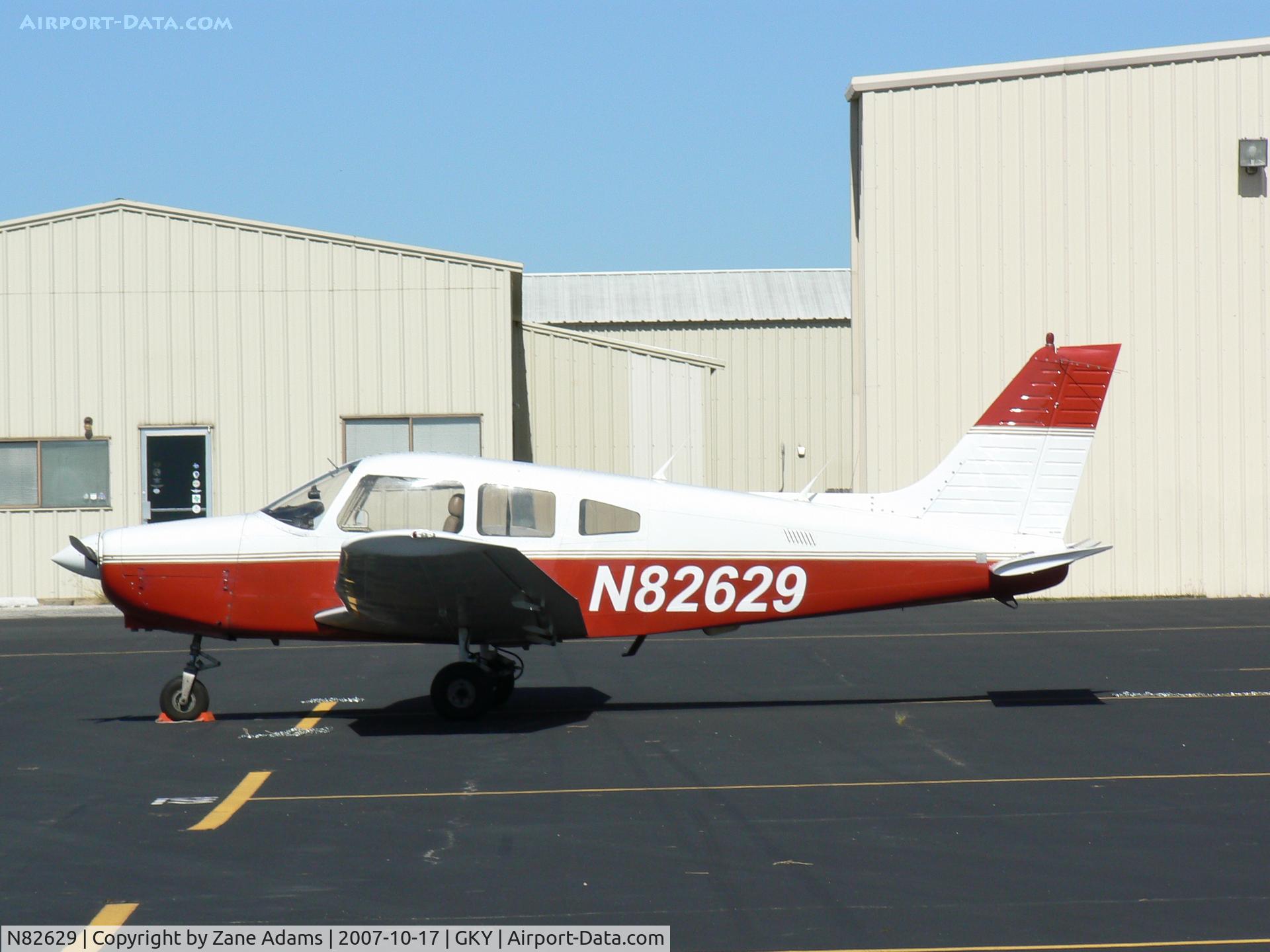 N82629, 1982 Piper PA-28-161 C/N 28-8216225, on the ramp at Arlington Muni