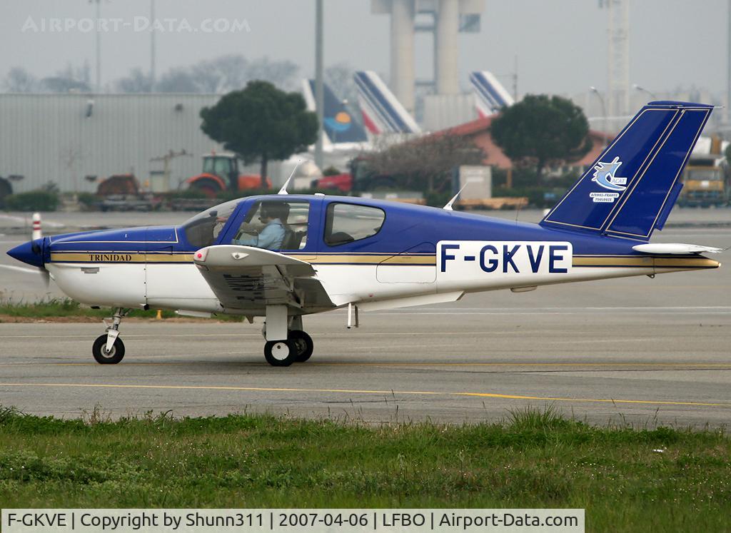F-GKVE, Socata TB-20 C/N 1245, Taxiing holy point rwy 32R