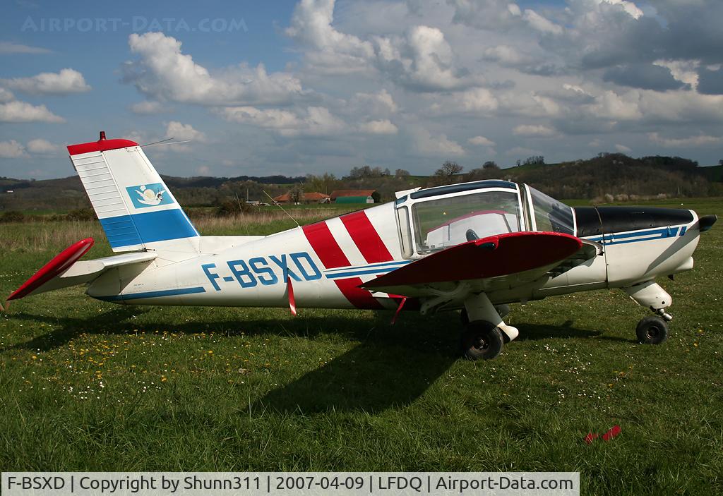 F-BSXD, Socata MS-880B Rallye Club C/N 1762, Awaiting a new flight in this grass airfield