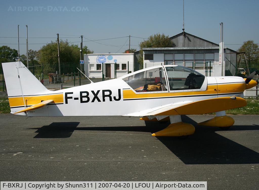 F-BXRJ, Robin HR-200-100 Club C/N 74, Parked on the tarmac