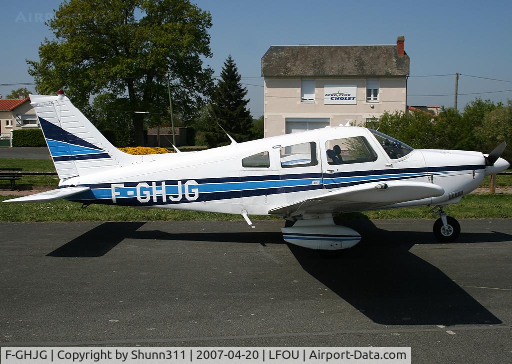 F-GHJG, Piper PA-28-181 Archer C/N 28-7990073, Parked on the tarmac