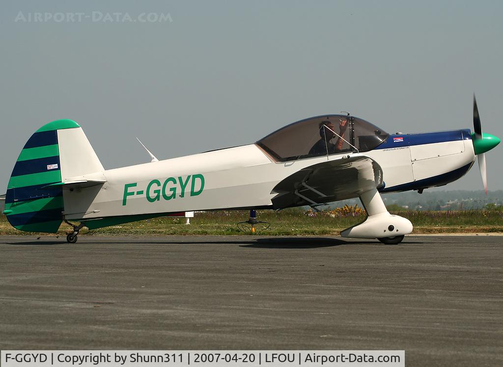 F-GGYD, Mudry CAP-10B C/N 234, Taxiing for a new aerobatic entertainment...
