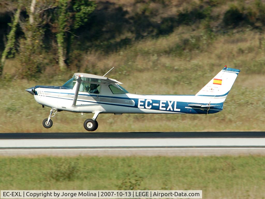 EC-EXL, Cessna 152 II C/N 15284055, Landing RWY 20.