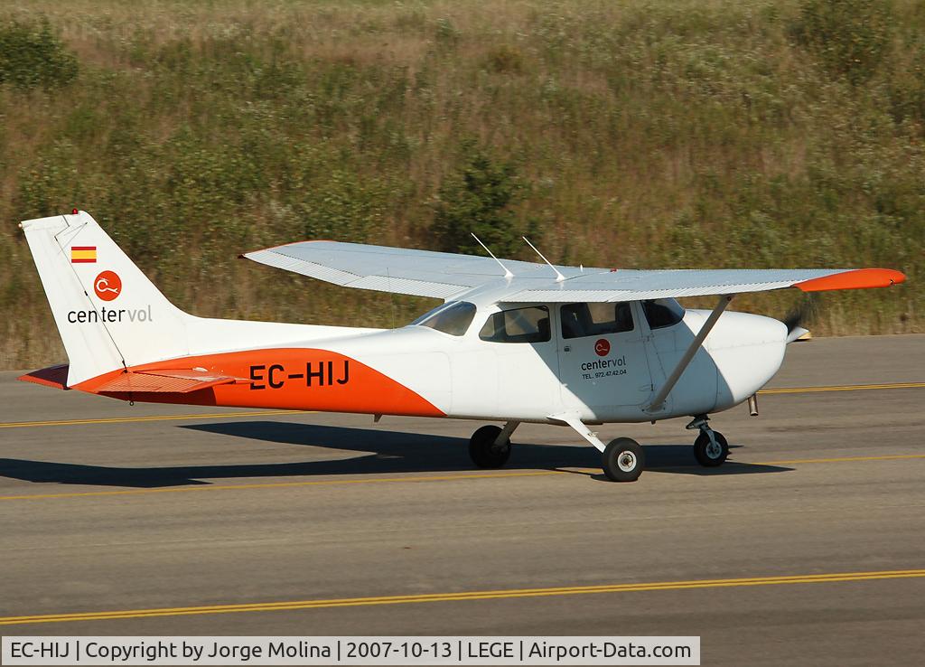 EC-HIJ, Reims F172N Skyhawk C/N 1827, Taxi for take off RWY 20.