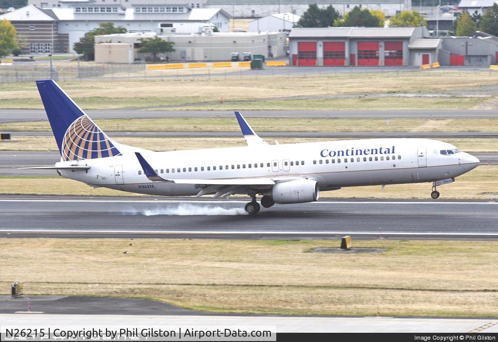 N26215, 1998 Boeing 737-824 C/N 28775, Screeching the tires
