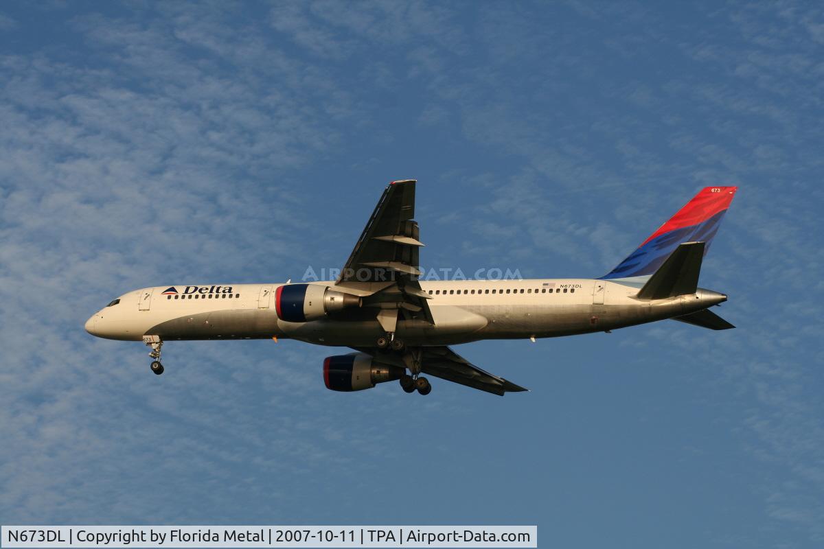 N673DL, 1992 Boeing 757-232 C/N 25978, Delta