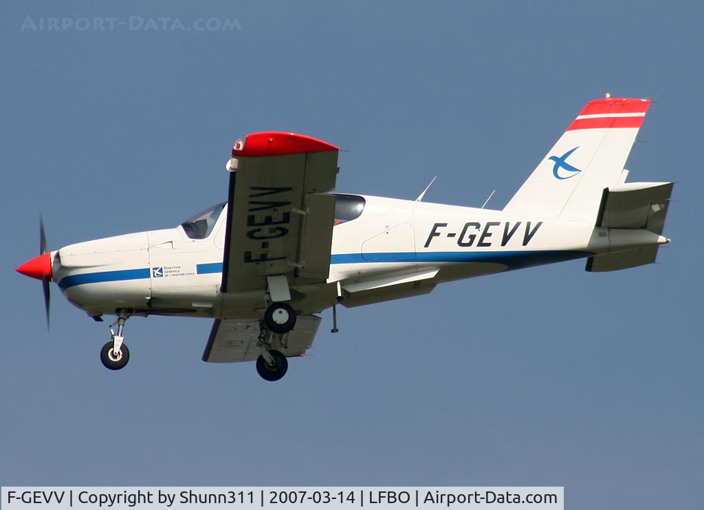 F-GEVV, Socata TB-20 C/N 801, Landing rwy 32L