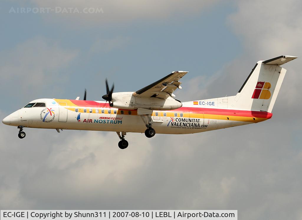 EC-IGE, 2001 De Havilland Canada DHC-8-315Q Dash 8 C/N 576, Landing rwy 25R