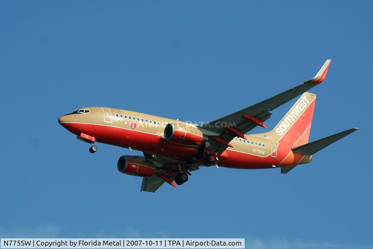 N775SW, 2000 Boeing 737-7H4 C/N 30590, Southwest