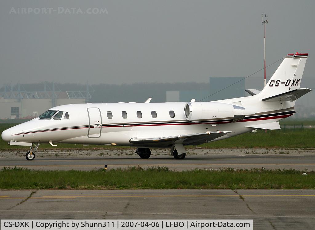 CS-DXK, 2006 Cessna 560XL Citation XLS C/N 560-5633, Taxiing holy point rwy 32R for departure