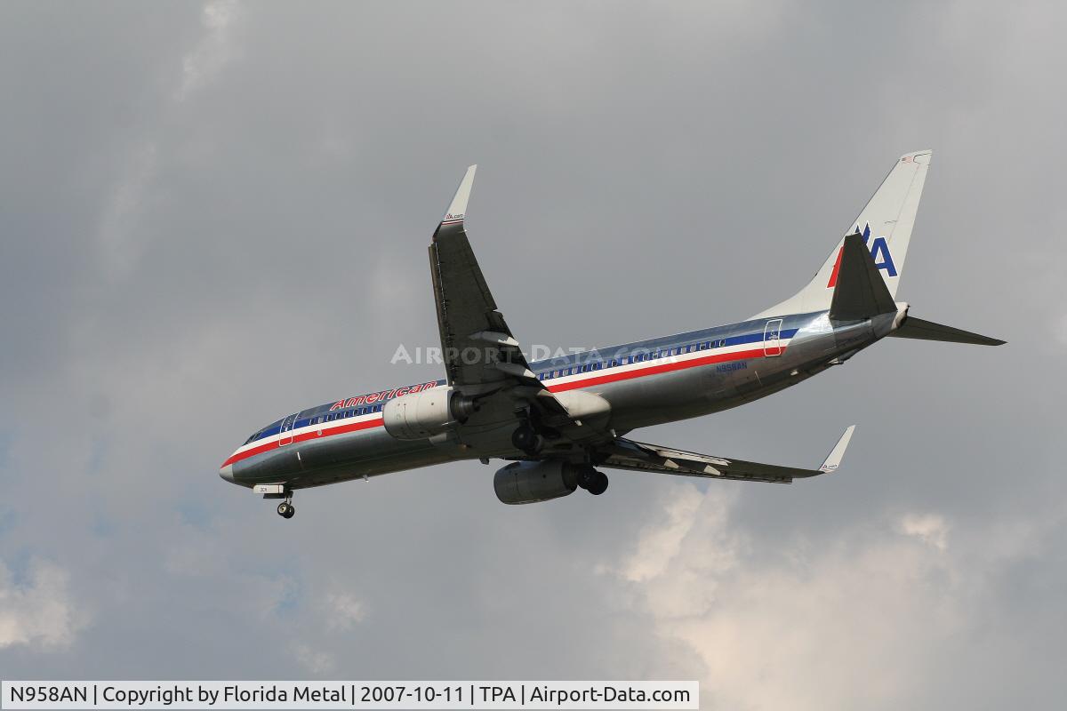 N958AN, 2001 Boeing 737-823 C/N 30091, American