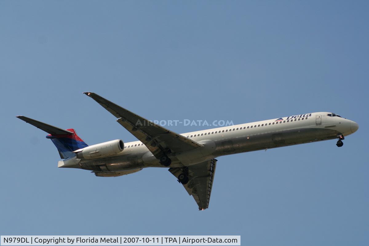 N979DL, 1991 McDonnell Douglas MD-88 C/N 53266, Delta