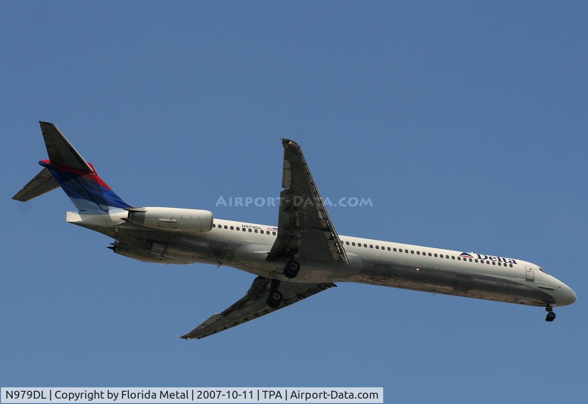 N979DL, 1991 McDonnell Douglas MD-88 C/N 53266, Delta