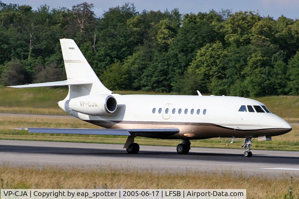 VP-CJA, 1995 Dassault Falcon 2000 C/N 18, departing
