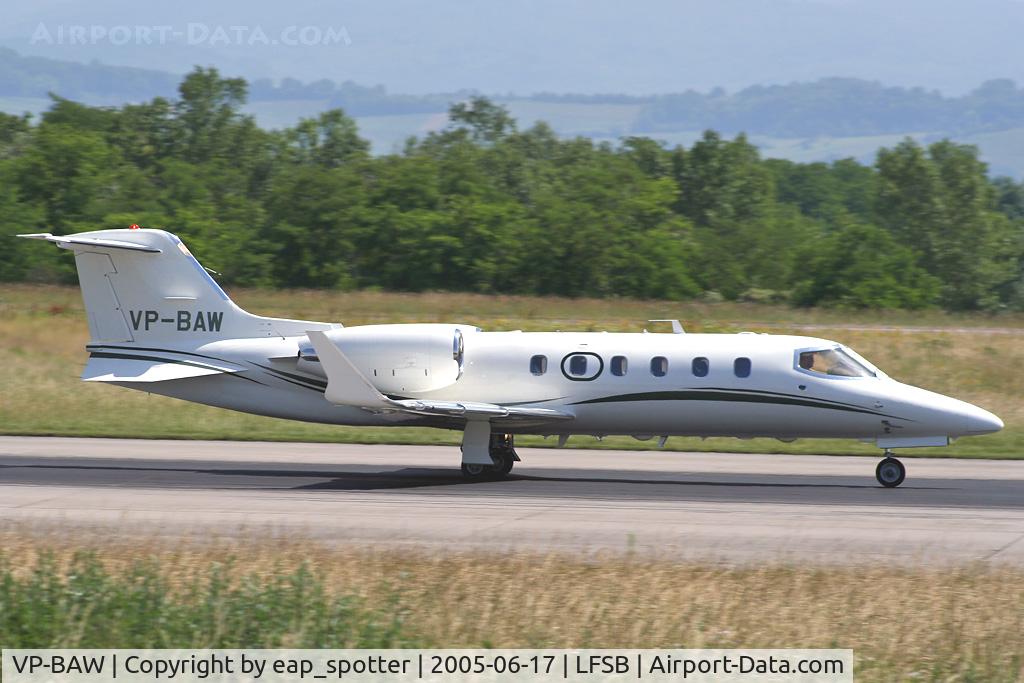 VP-BAW, 2000 Learjet 31A C/N 203, departing rwy 16