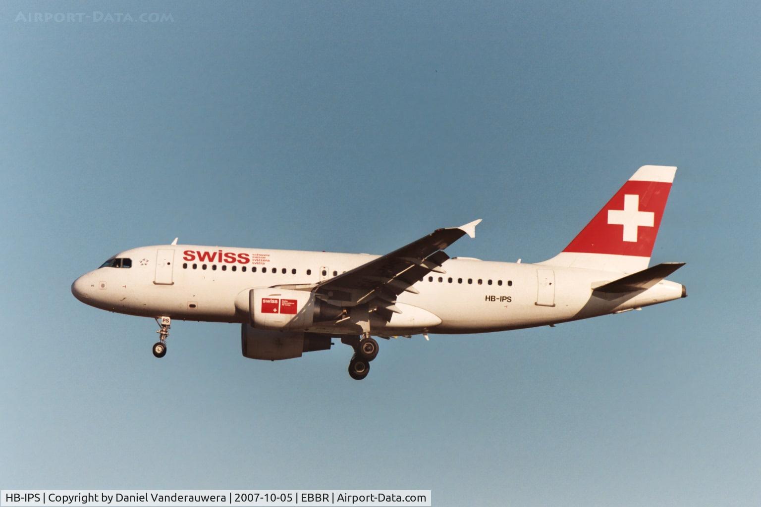 HB-IPS, 1997 Airbus A319-112 C/N 734, arrival of flight LX786 to rwy 25L