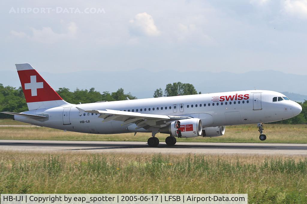 HB-IJI, 1996 Airbus A320-214 C/N 0577, landing on rwy 16