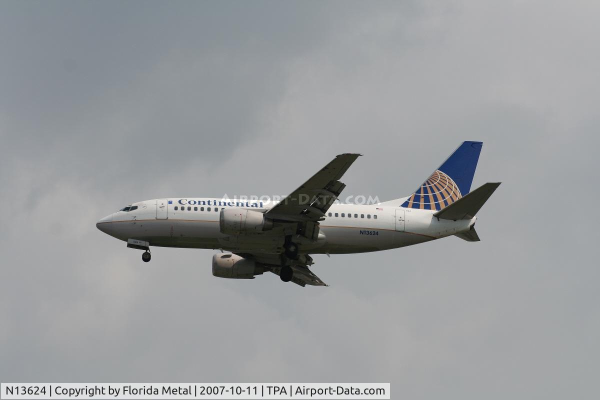 N13624, 1995 Boeing 737-524 C/N 27528, Continental