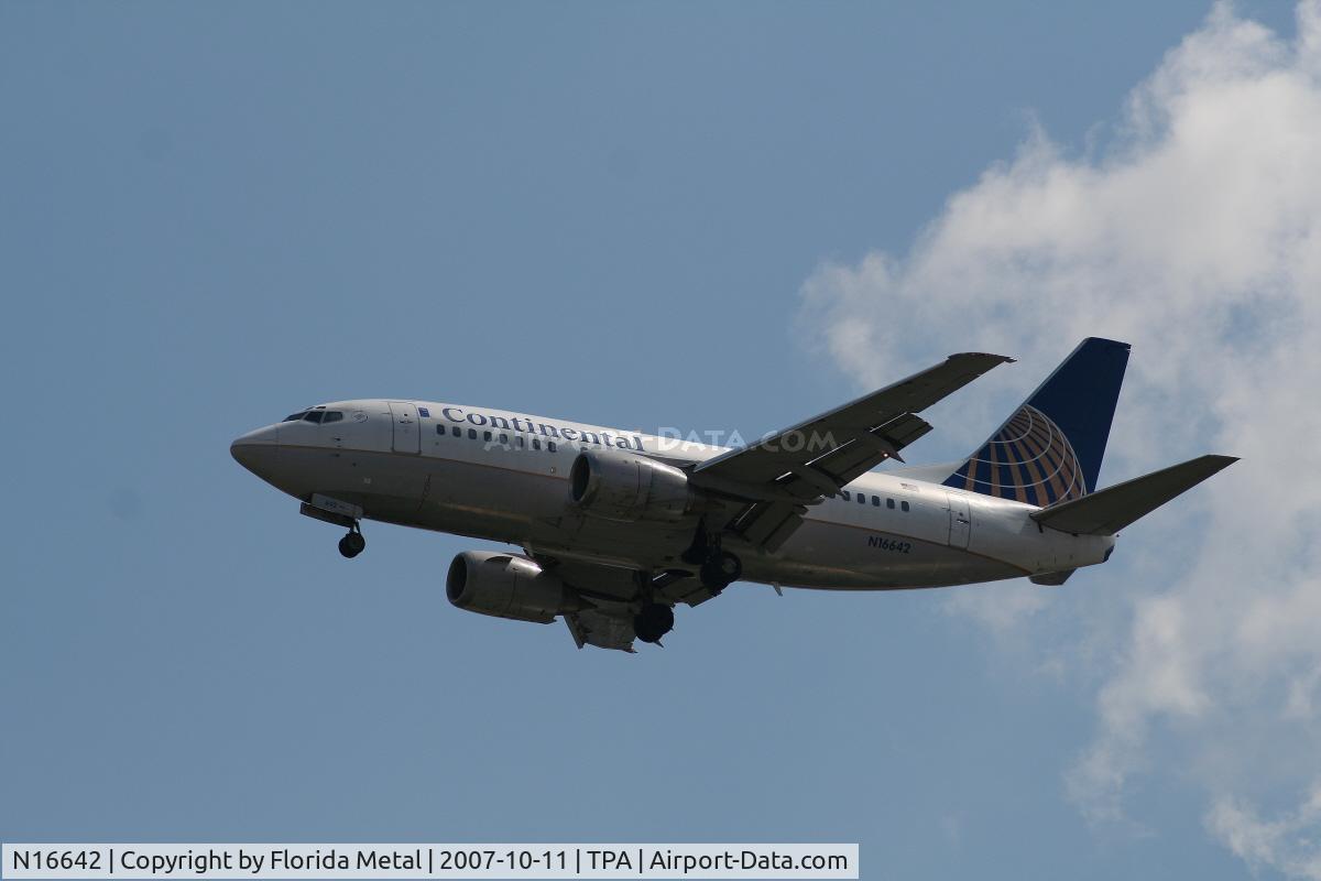 N16642, 1997 Boeing 737-524 C/N 28903, Continental
